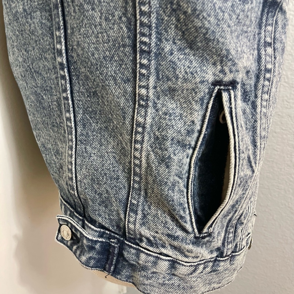 Brandy Melville Blue Denim Vest - Picture 7 of 7